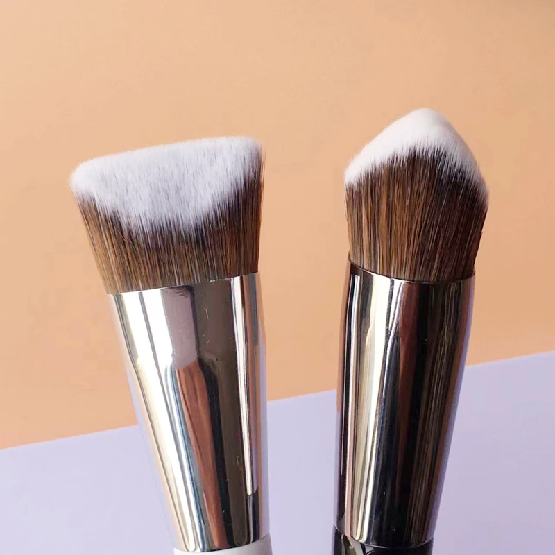 Mac Foundation Brush